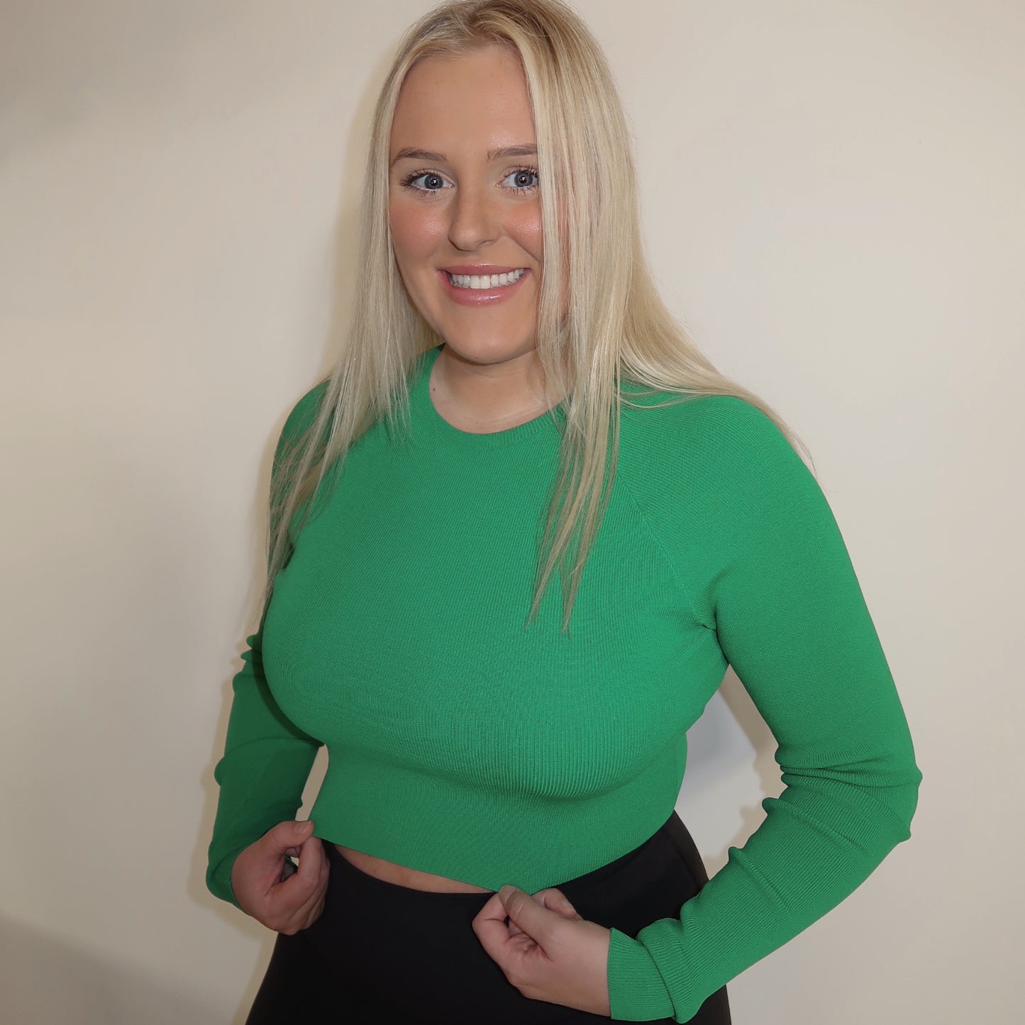 Devin Cropped Sweater in Kelly Green