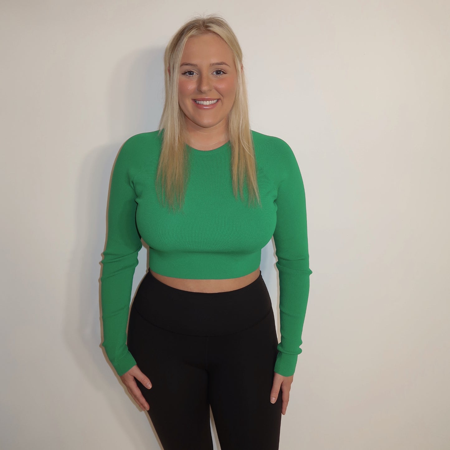 Devin Cropped Sweater in Kelly Green