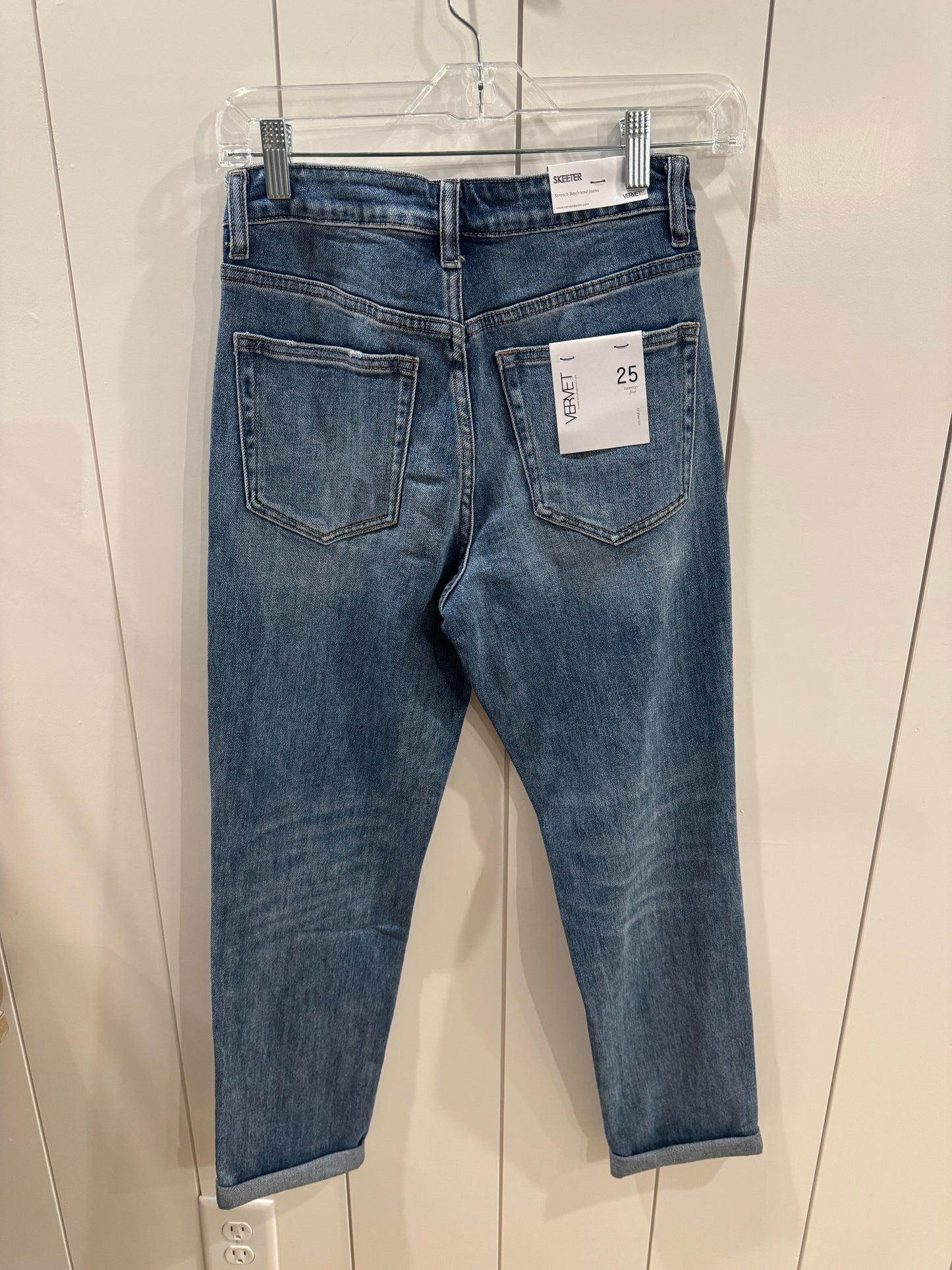 Vervet Skeeter Boyfriend Jeans in Medium